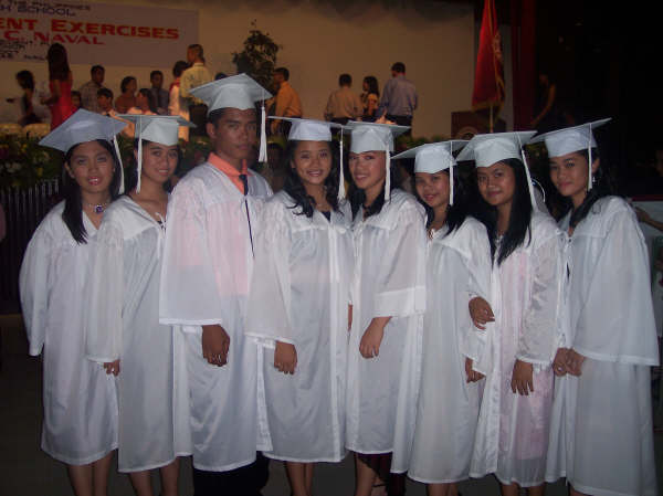 2007scholarsintogas.jpg