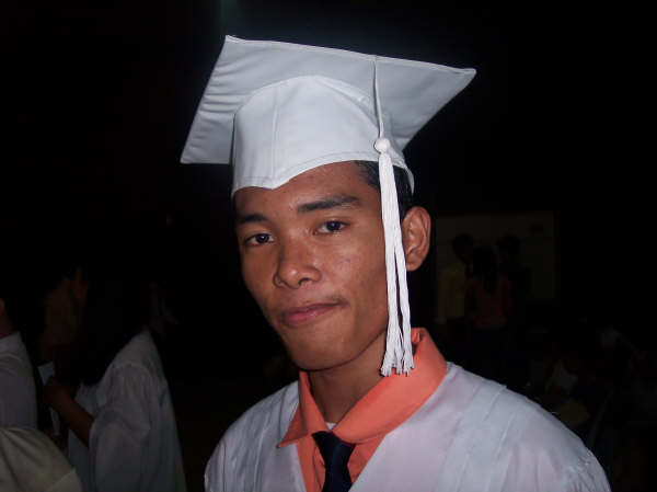 arvindelacruzgrad.jpg