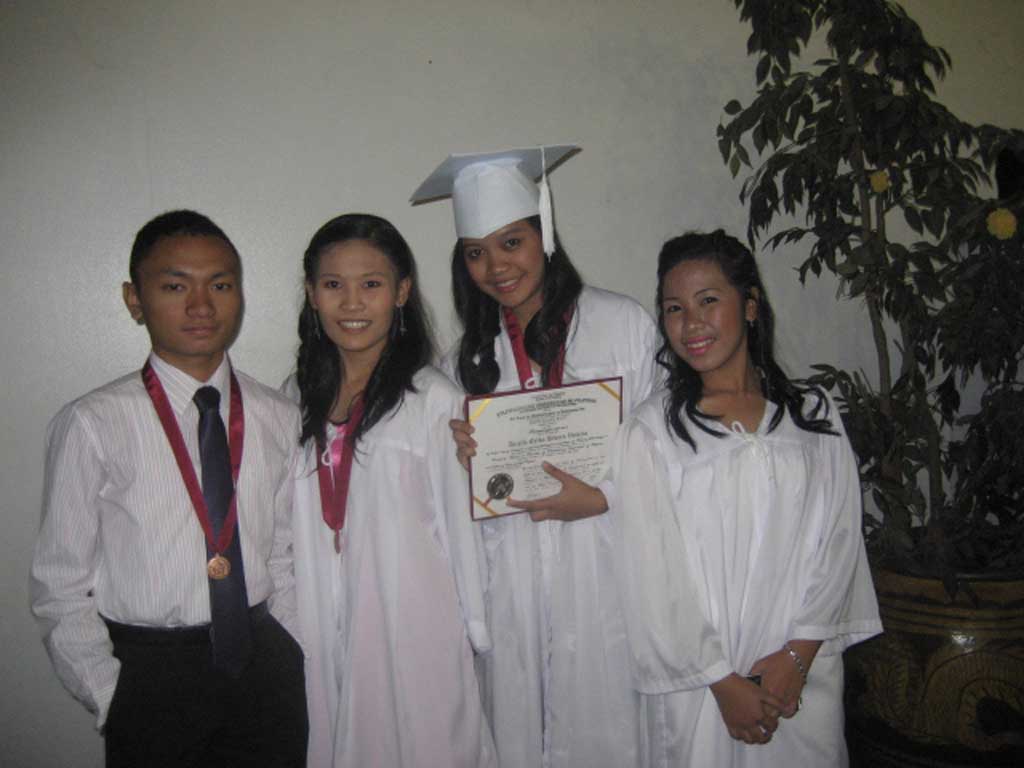 grad_090403-12.jpg